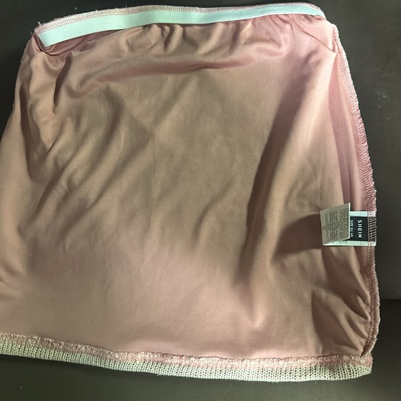 Pink Mini skirt - Picture 2 of 2